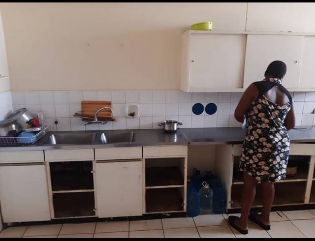 2 BEDROOM APARTMENT FOR SALE IN YEOVILLE